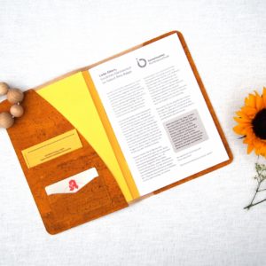 Hülle Hoa Huong Duong für Kinderuntersuchungsheft // Senfgelb